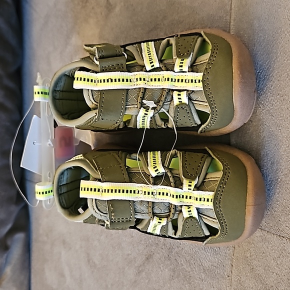 NWT OshKosh B'gosh Toddler Boy's Everplay Flexible Outsole Bump Sandals: 5T - Picture 2 of 9